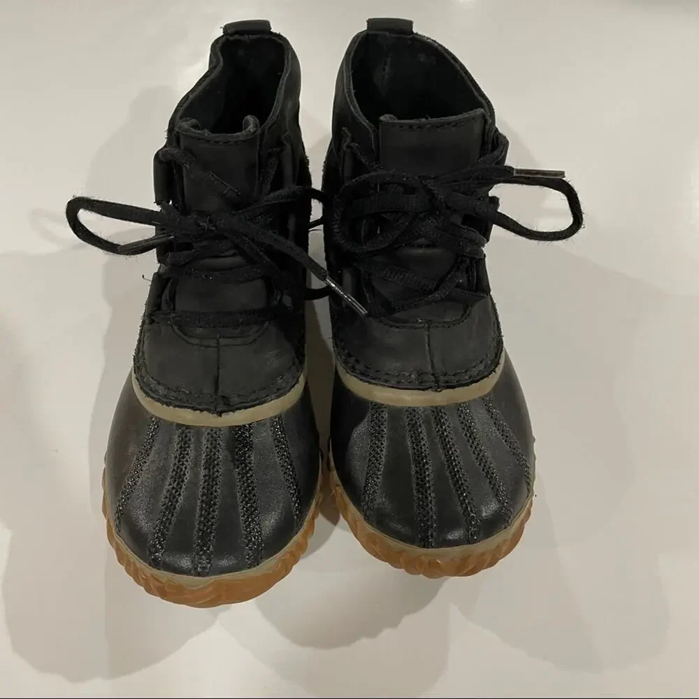 Sorel Out N About Black Leather Lace Up Ankle Waterproof Duck Boots Size 7‎